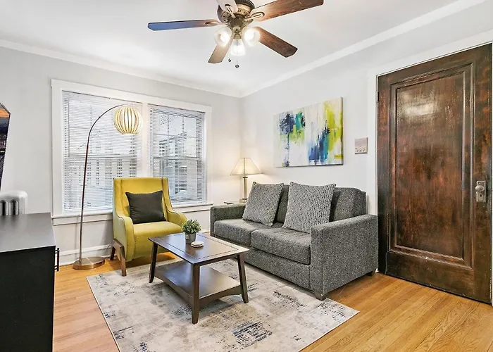 Vibrant 1br In Roscoe Village - Marshfield N3 Apartment *