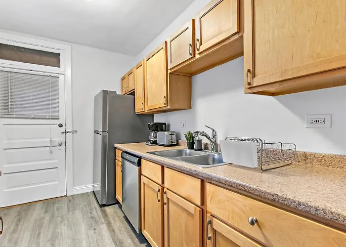 Vibrant 1br In Roscoe Village - Marshfield N3 Apartment *