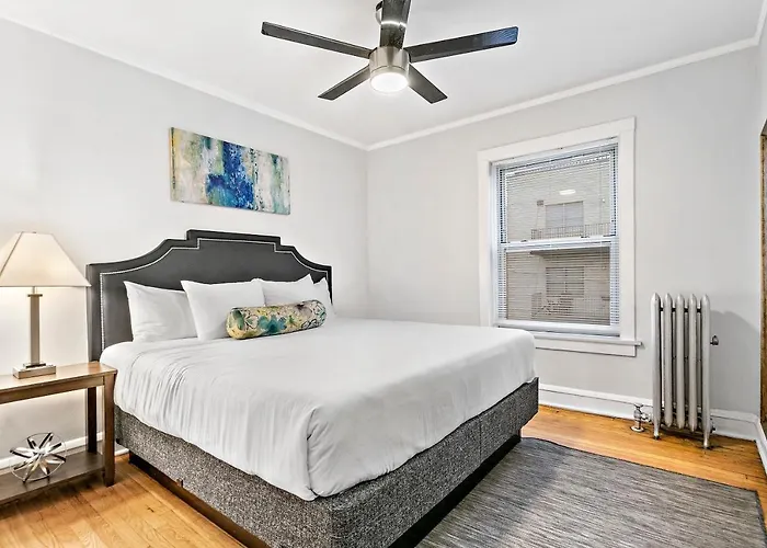 Vibrant 1br In Roscoe Village - Marshfield N3 Apartment